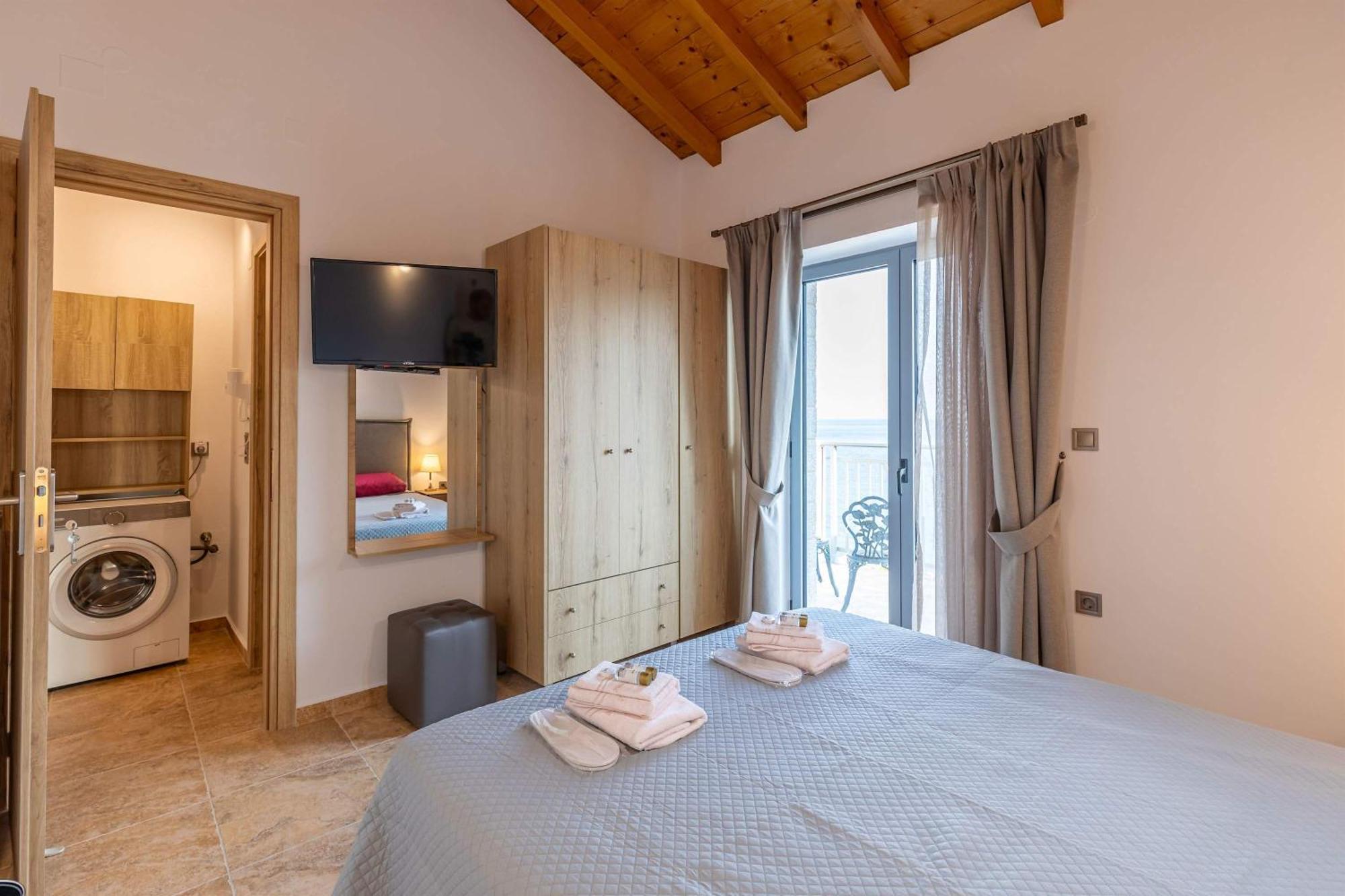 Katerina'S Villas - Monemvasia Beachfront Stone Paradise Exterior photo